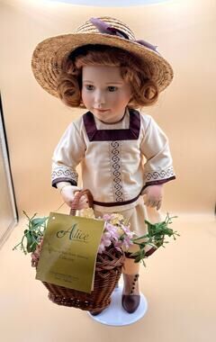 Alice by Gabriele Braun Georgetown Collection 16" Porcelain Doll Original Tags